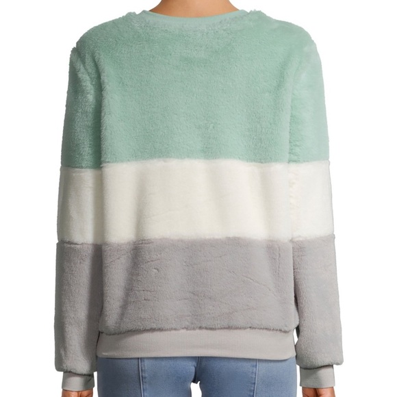 Juniors' Fuzzy Colorblocked Pullover - Picture 2 of 6